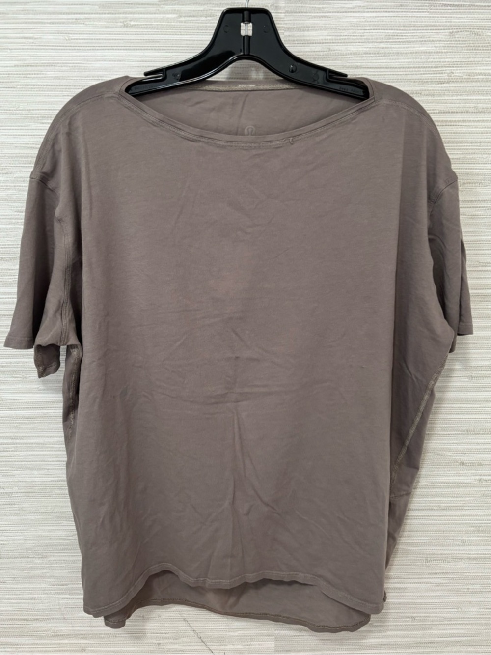 Lululemon Back in Action t shirt women size 10 warm ash grey